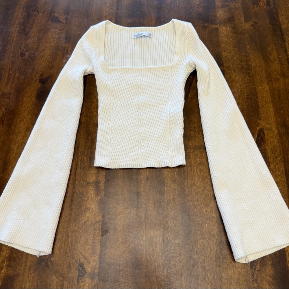 Women’s Hollister XS Cream White Sweater Bell Sleeves Cropped Y2K